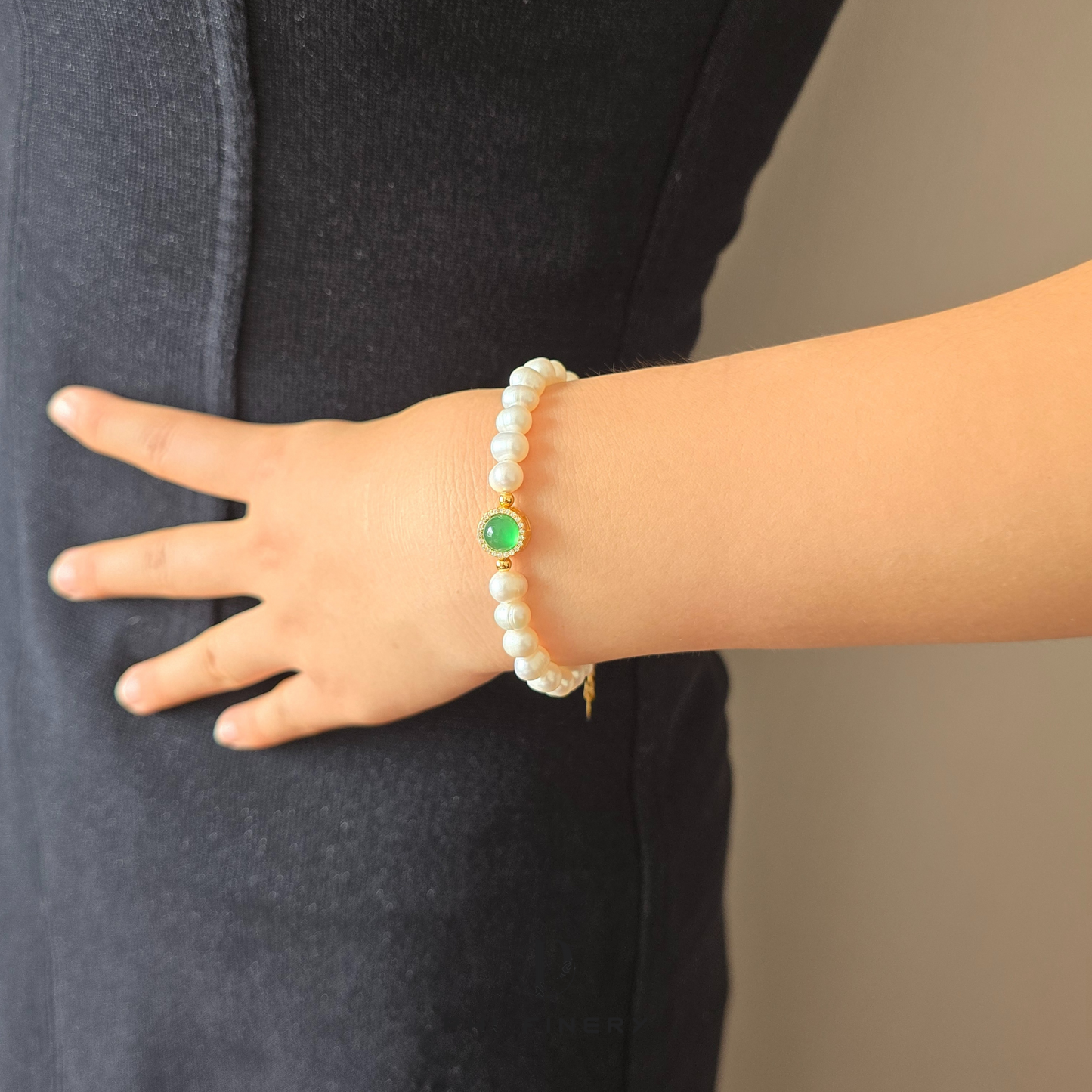 Verdant Halo Pearl Bracelet