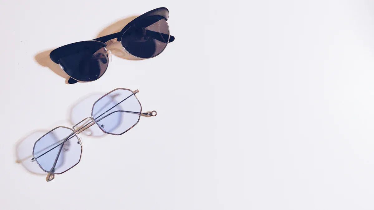 Rimless and Full-Rim Sunglasses Compared for Your Style - PhiFinery