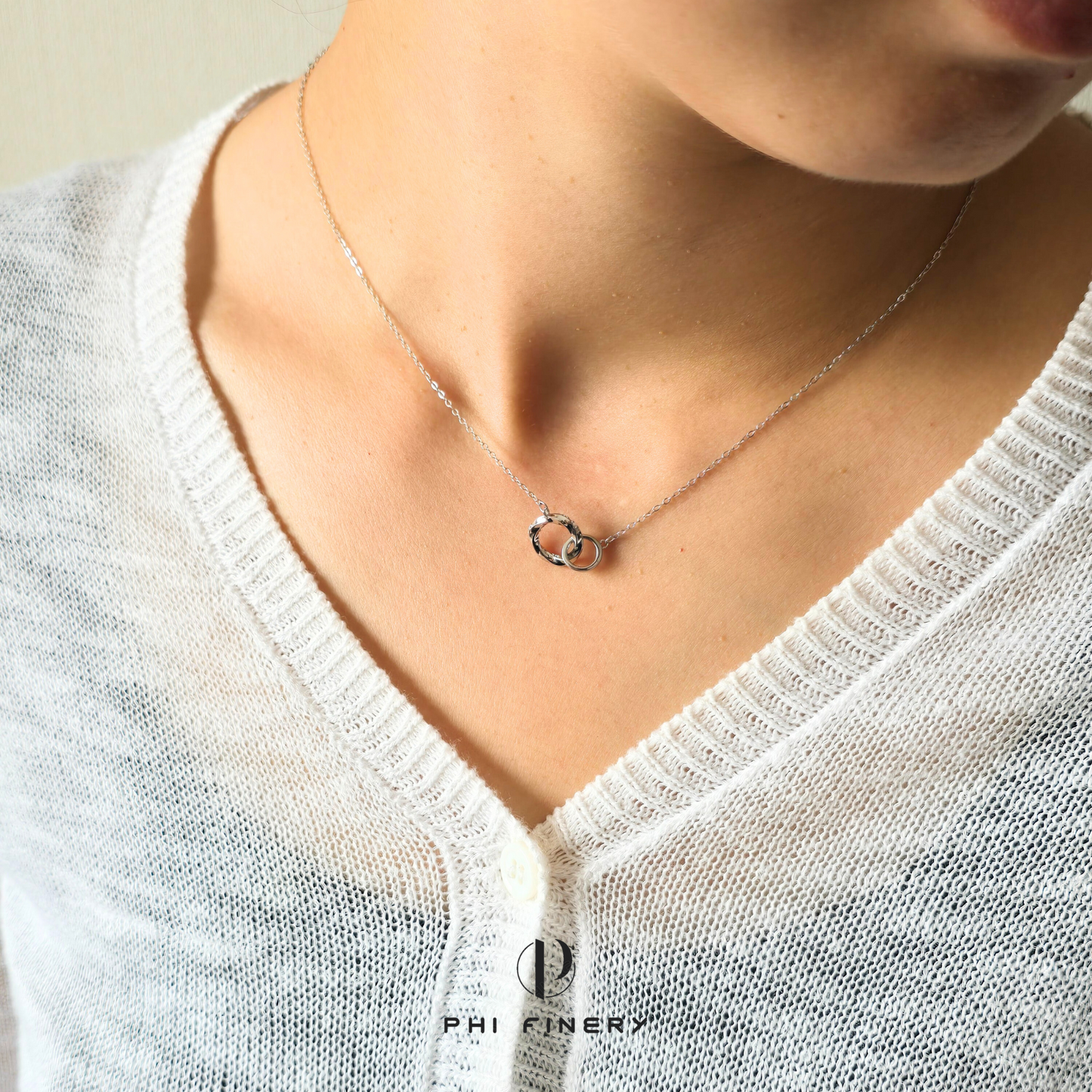 Eternal Bond Interlocking Circles Necklace