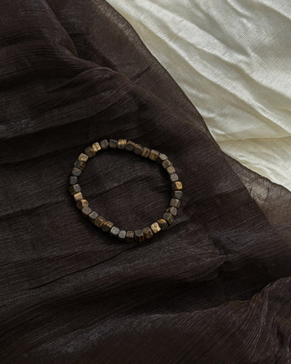 At One’s Leisure Bracelet – Green Aquilaria