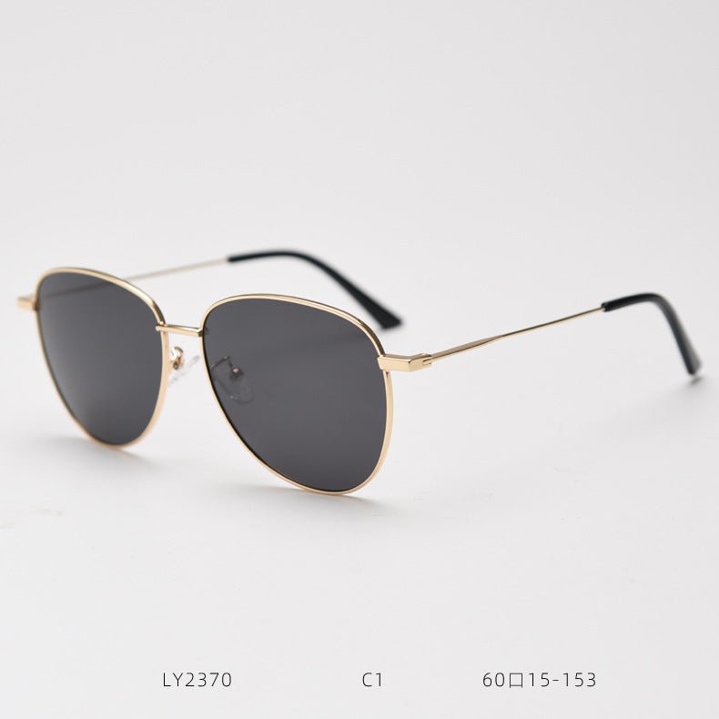 Phifinery Mira - Gold frame gray lens